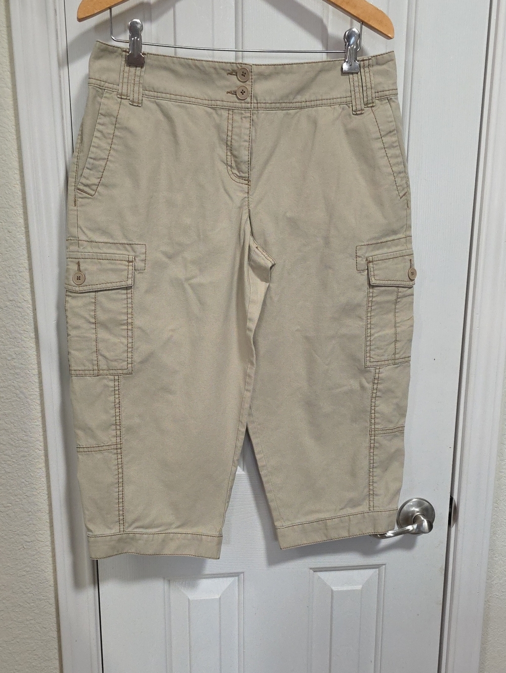 Anntaylor LOFT Marisa Women's Beige Cargo Shorts 100% Cotton Size 10